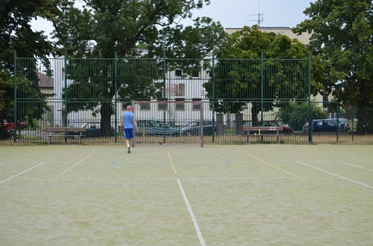 Sportovní hřiště s doskočištěm v ZŠ Březinova