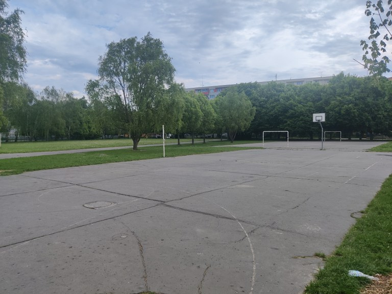 Víceúčelové sportoviště v ZŠ Mitušova